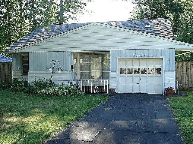 33624 Guilbert Rd photo 1