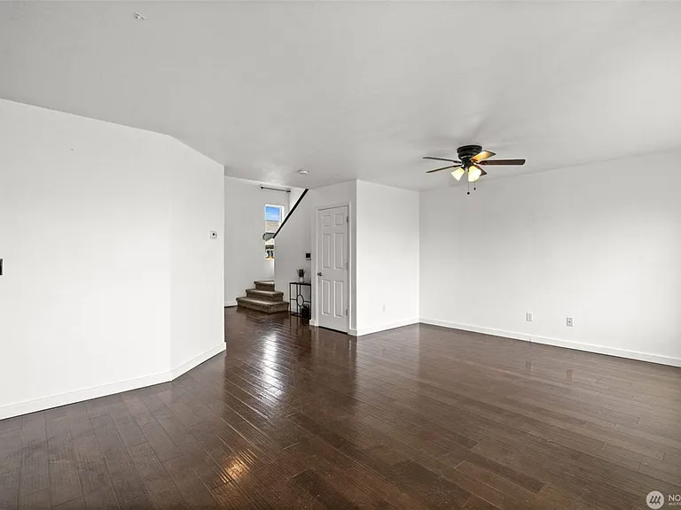 16602 Greenleaf Ave SE — Photo 7