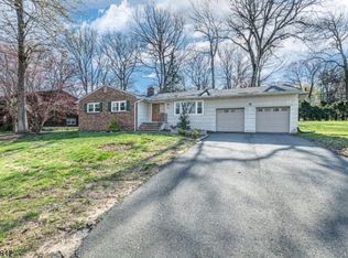 20 Kentwood Rd, Succasunna, NJ 07876