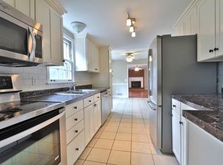 537 Cascade Dr, Lilburn, GA 30047