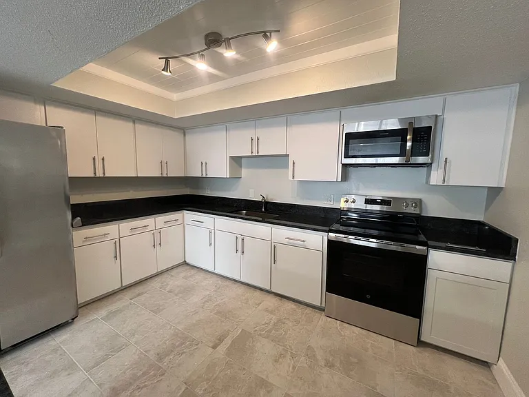 Citadel Apartments of Sarasota — Photo 18