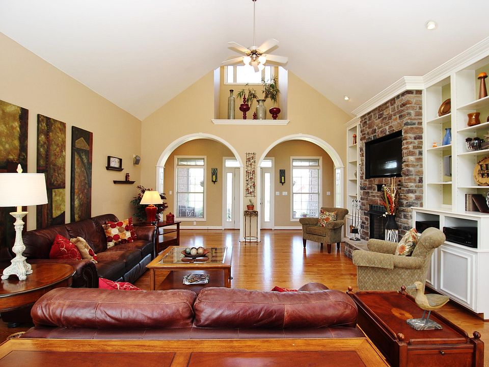 1st image of 211 Eagles Bluff Ct