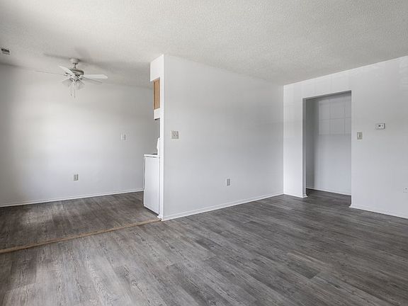 4th image of 1300 S 18th St #1333-059