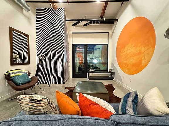 4th image of 401 N Bush St #218