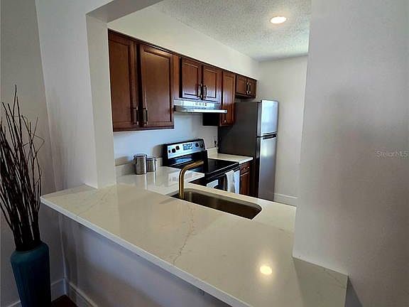 2nd image of 13719 MISSION OAKS BOULEVARD #0