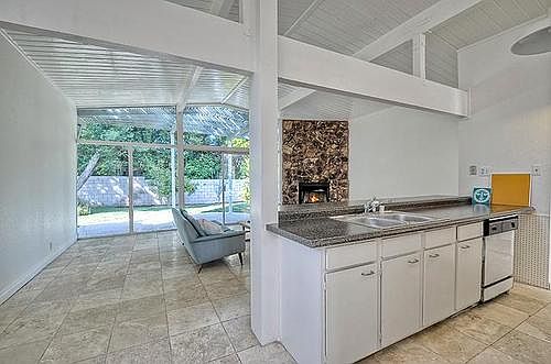 5th image of 128 Flamingo Dr