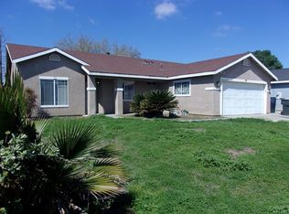 1060 Summer Field Dr, Hanford, CA 93230
