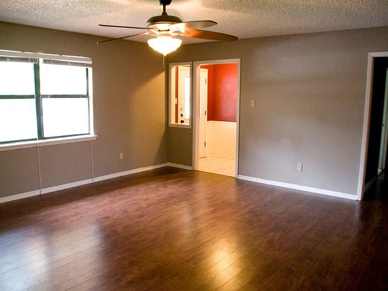 1344 Inglewood Dr — Photo 8
