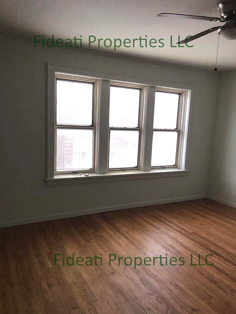 2 bed, 1100 sqft, $1,000 — Photo 2