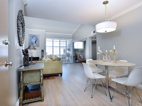 4th image of 5325 Newcastle Ave Unit 336
