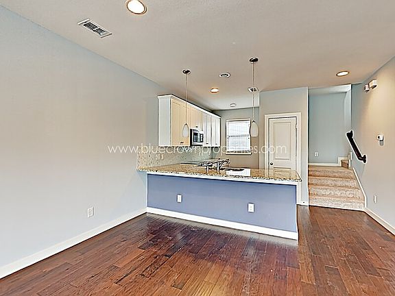 3rd image of 5903 Lindell Ave Unit E