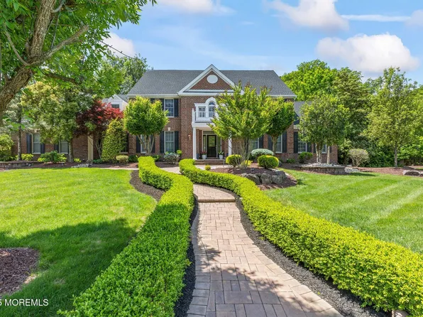 16 Huxley Court, Marlboro, NJ 07746