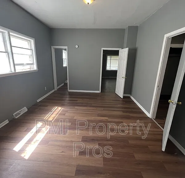 1516 S Union St — Photo 3