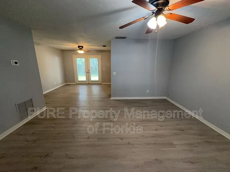3150 SE 7th St — Photo 6