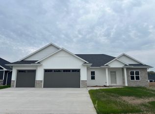4450 Nature Rdg, Green Bay, WI 54313