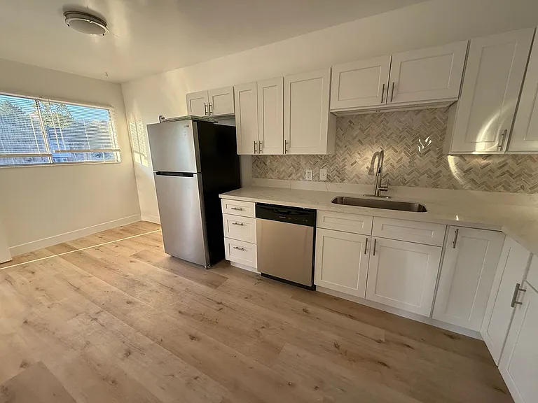 1226 E 500 S — Photo 22