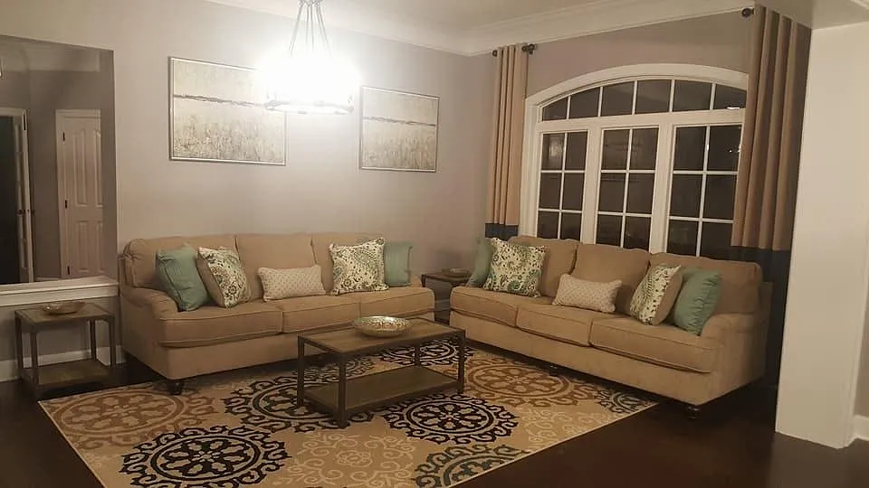 1 bed, 10000 sqft, $1,350 — Photo 2