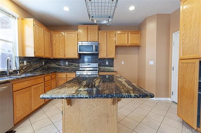1st image of 42070 Veneto Dr