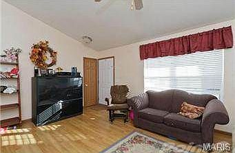 5th image of 161 Glen Forest Dr