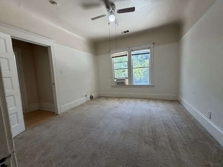 2017 Q St — Photo 15