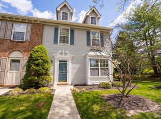 95 Chelsea Ct, Franklin Park, NJ 08823