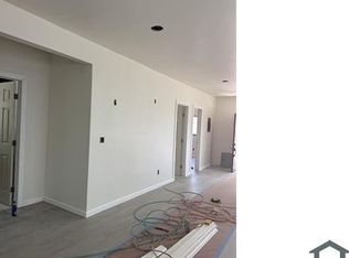 5801 Walnut St, Oakland, CA 94605