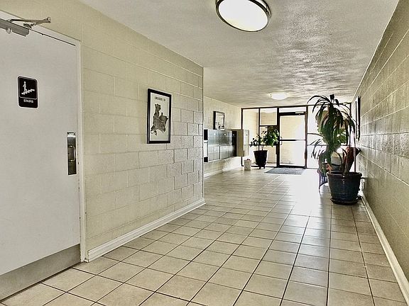 5th image of 420 Redondo Ave Unit 209