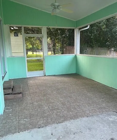 8004 Miramar Ave — Photo 12