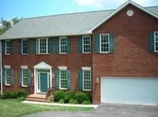 5178 Lakeland Dr, Roanoke, VA 24018