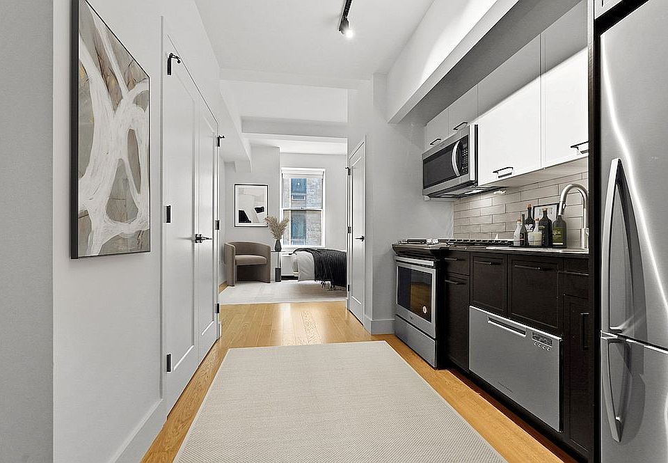 1st image of 67 Wall St APT 15F