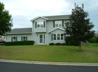 1065 Huntington Dr, Sun Prairie, WI 53590