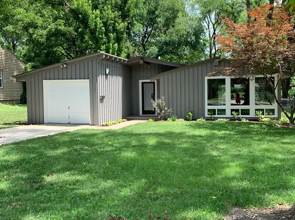 5409 Reeds Rd, Mission, KS 66202