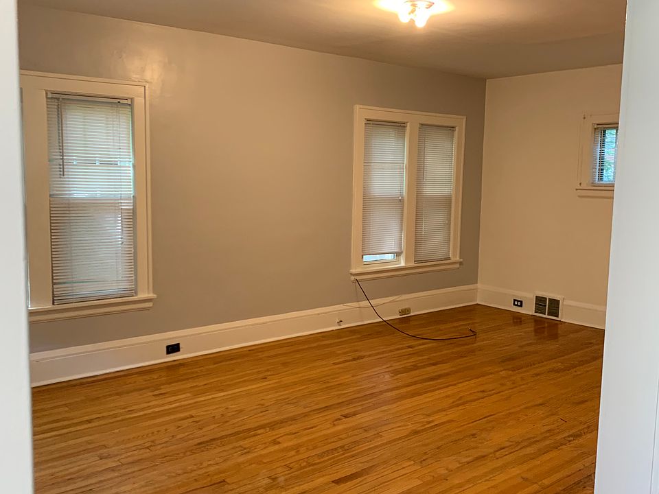 1st image of 817 7th St SE
