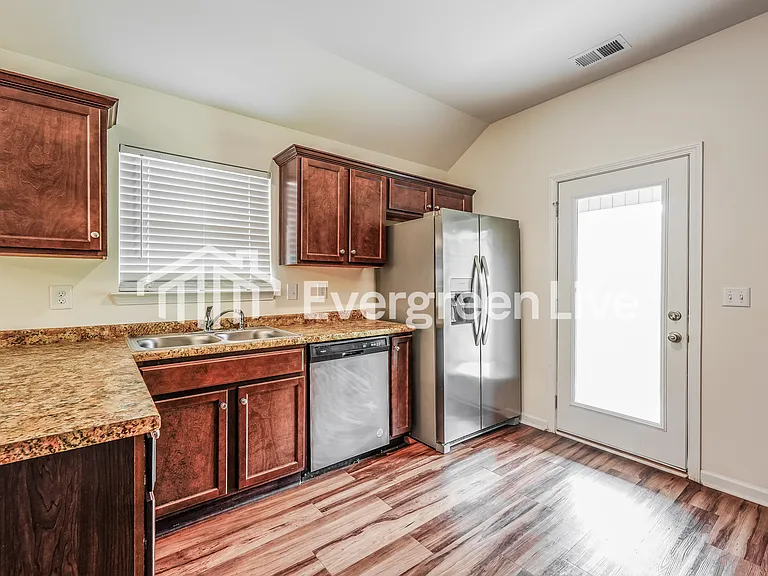4837 Cove Ln — Photo 7