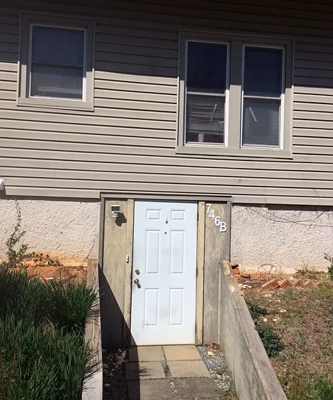 746 W Rio Rd #B — Photo 1