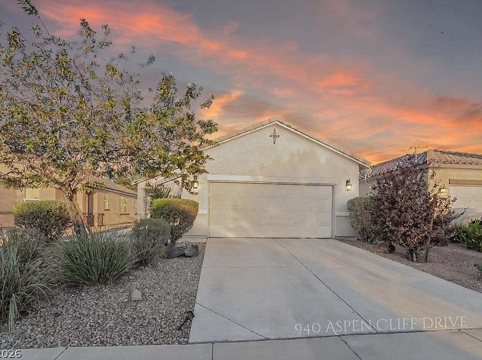 1st image of 940 Aspen Cliff Dr