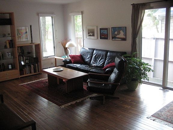 5th image of 825 Urbandale Ave