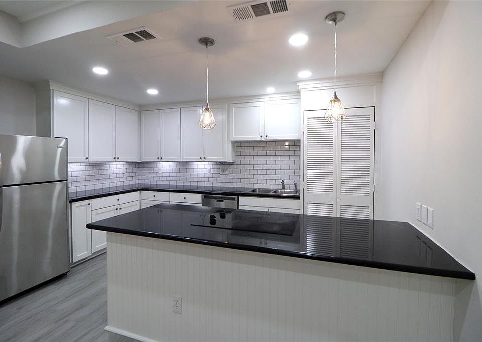 1st image of 5929 Queensloch Dr APT 115
