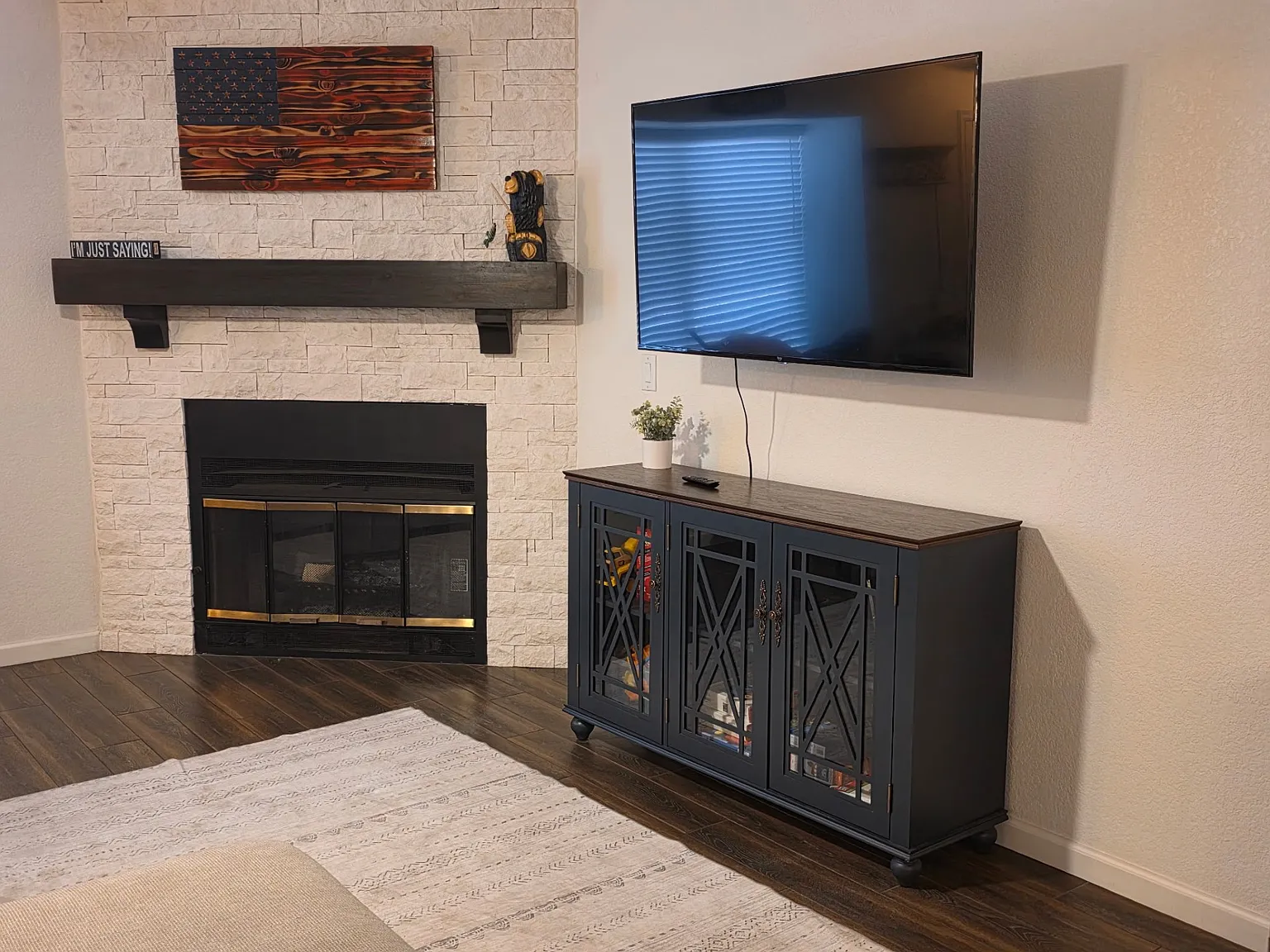 2 bed, 1341 sqft, $2,300 — Photo 3