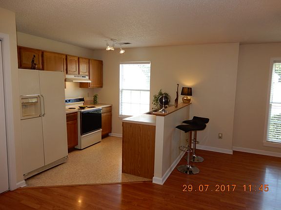 3rd image of 1425 Keats St