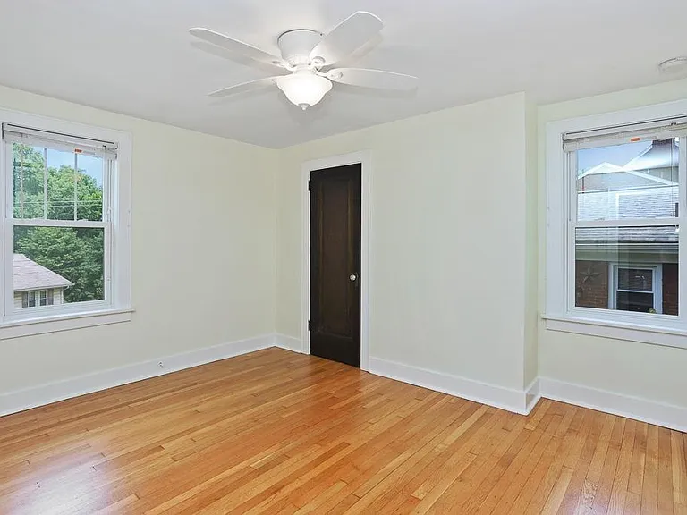 804 Center Ave — Photo 9