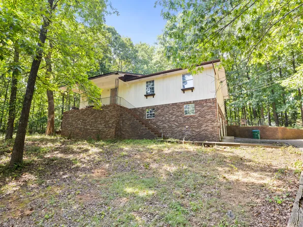 705 Scenic Dr, Rossville, GA 30741