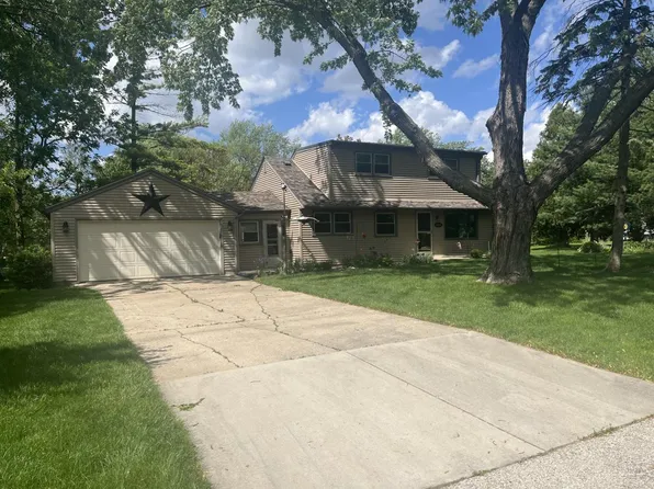 14218 W Gatewood DRIVE, New Berlin, WI 53151