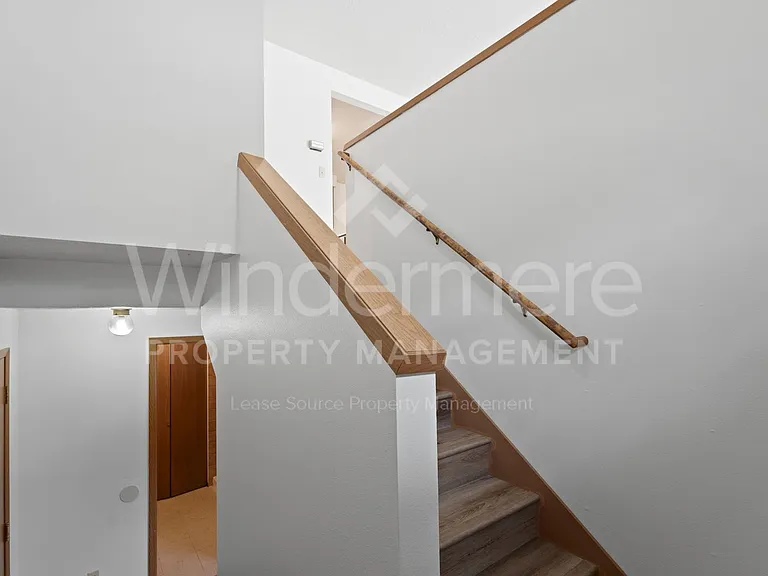 802 S Calvin Rd — Photo 3