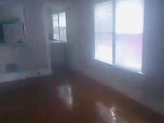 5th image of 124 Kenmore Ave