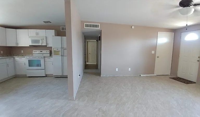 3947 E Drexel Rd — Photo 3