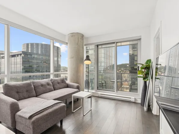 1050 Rue Drummond #2806, Montreal, QC H3B 0G3