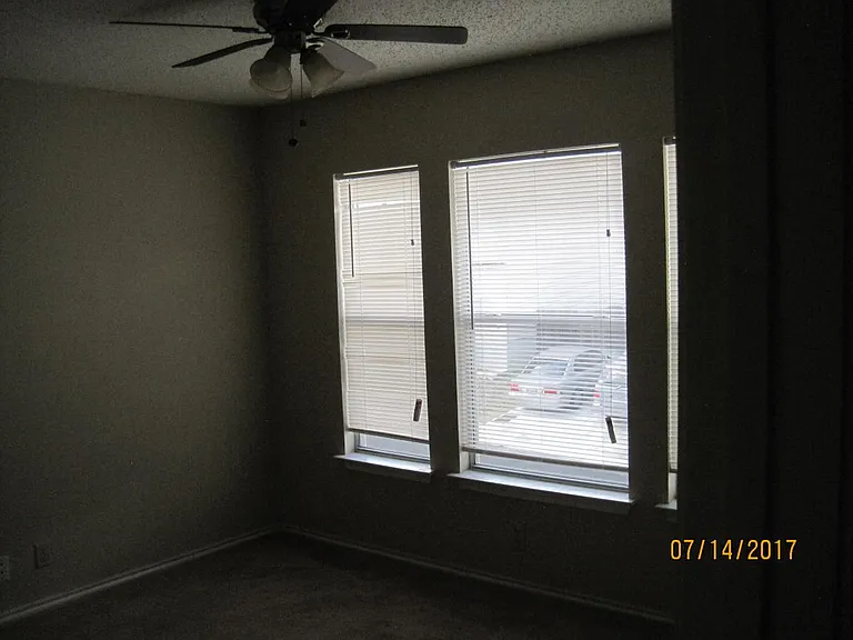 4906 Kenton Lake — Photo 17
