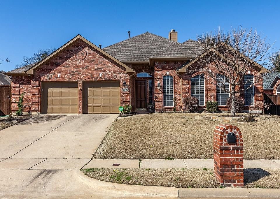 1st image of 2803 Bur Oak Dr