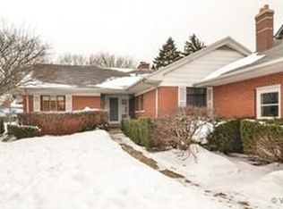 415 Pine Manor Dr, Wilmette, IL 60091